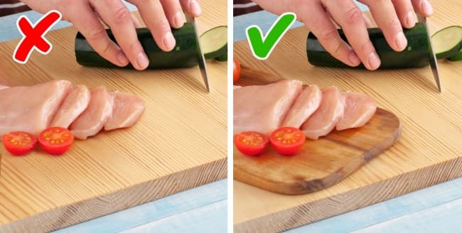Резать мясо и овощи на одной доске